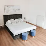 La Luna Bed and Breakfast 3*