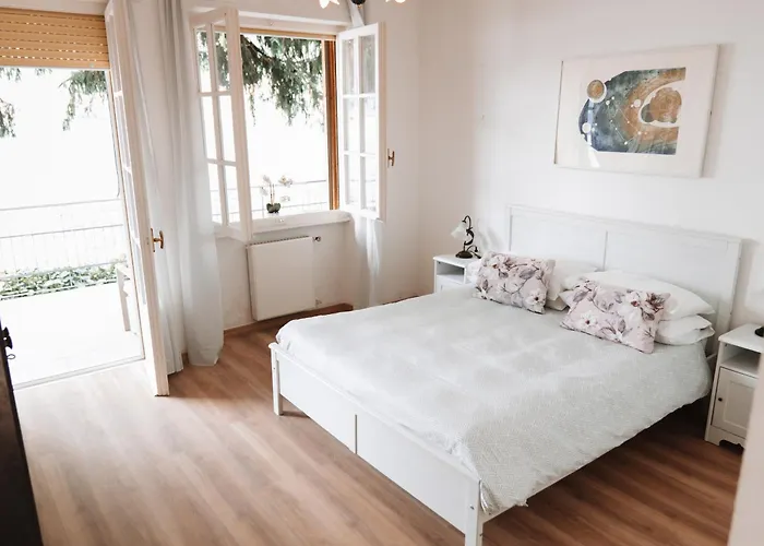 La Luna Bed & Breakfast 3*