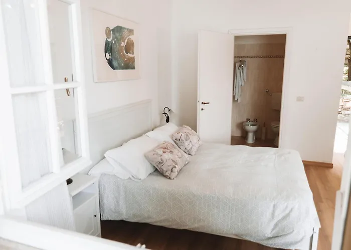 La Luna Bed & Breakfast 3*